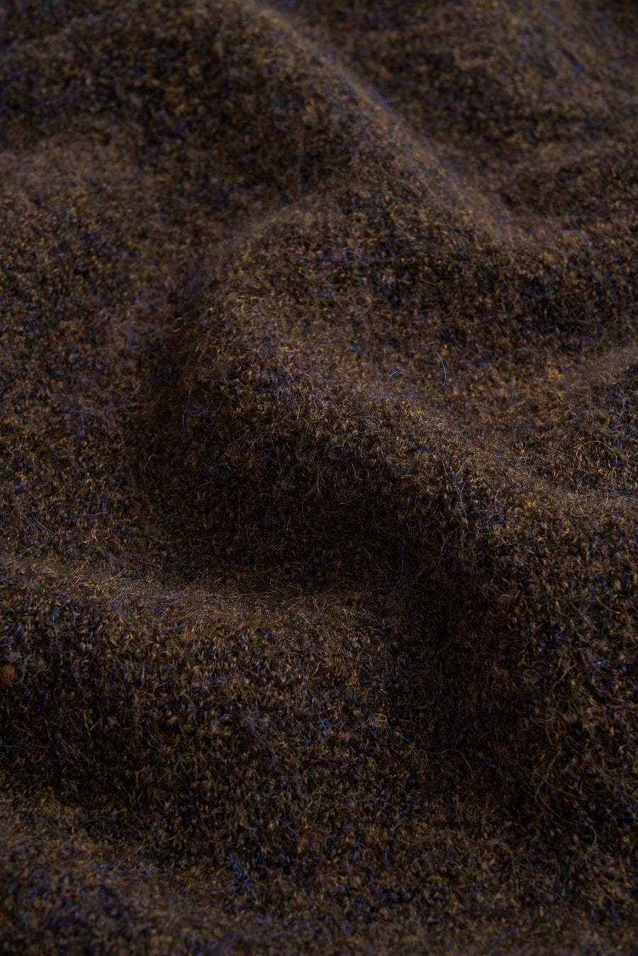Roche Knit Anorakのブークレニットの表情